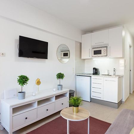 Mp7 Renovated Apartment Right On The Beach 700 Meters Away From Old Town Málaga Exterior foto